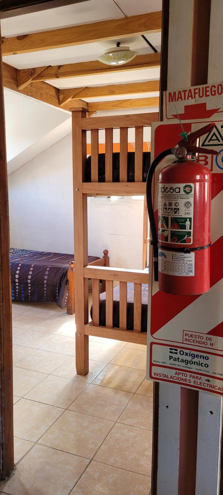 Hostel Las Cuatro Estaciones Эль-Чальтен Экстерьер фото