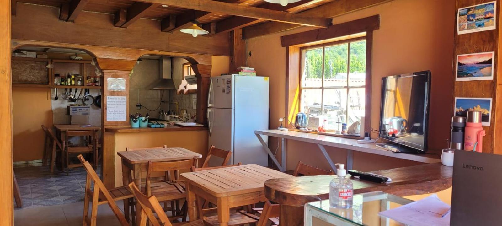 Hostel Las Cuatro Estaciones Эль-Чальтен Экстерьер фото